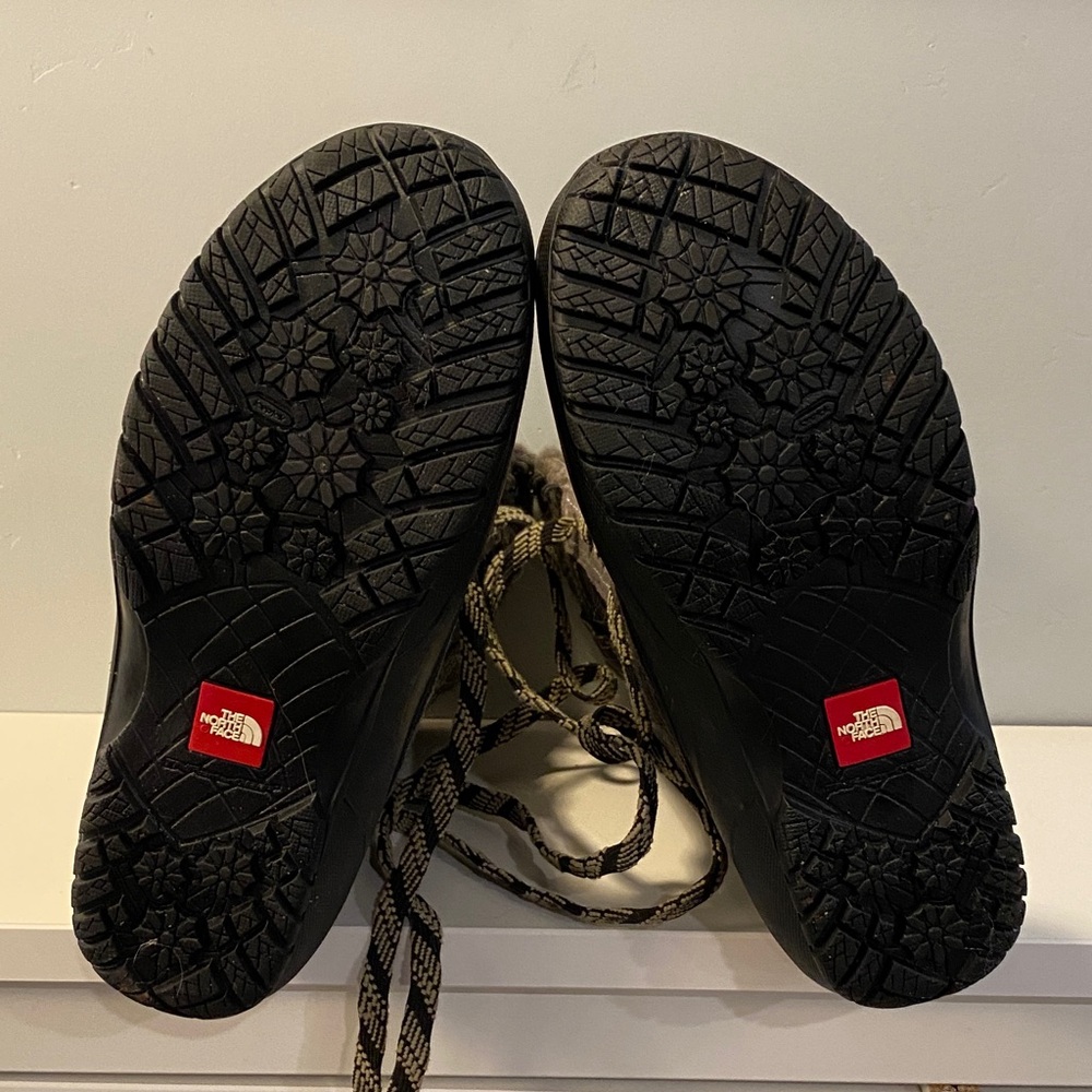 The North Face Dark Brown and Black Lace-Up Boots - Picture 6 of 6
